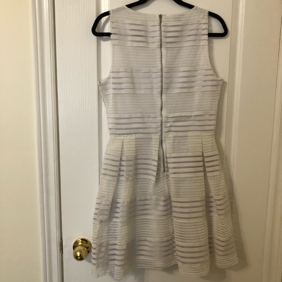 Bebe white striped fit and flare dress 👗Size L - Picture 2 of 4
